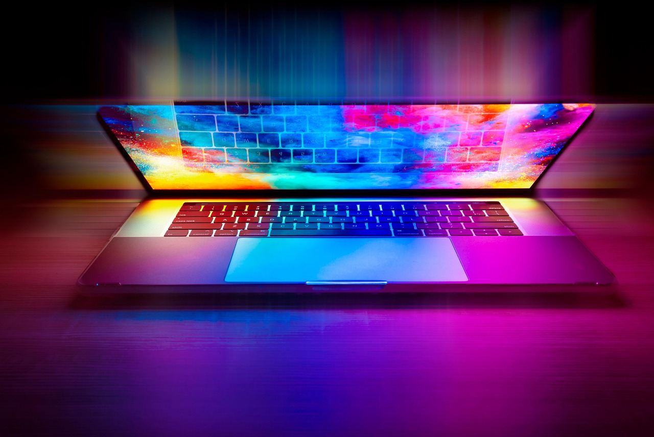 在宅勤務に最適なPCのスペックとは？