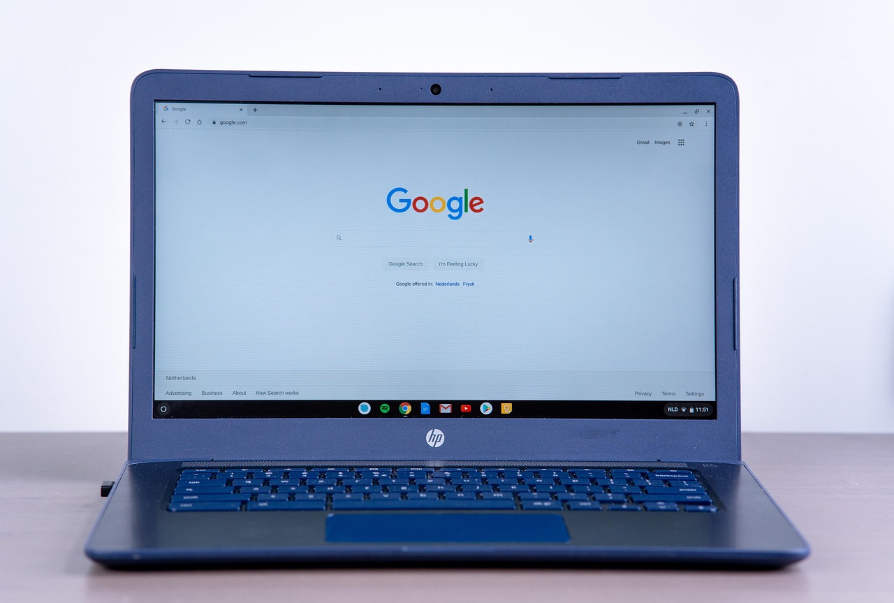在宅勤務のための理想的なデスクセットアップは？