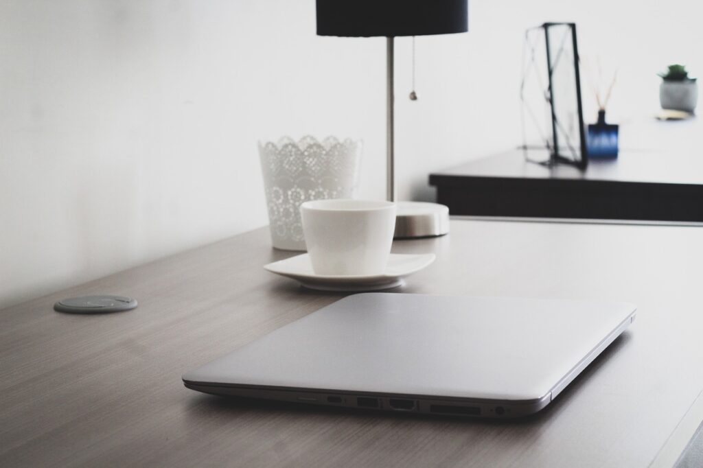 在宅勤務中に外出がばれるとどうなる？