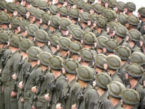 リモートワークで新入社員が抱える不安を解消する方法は？