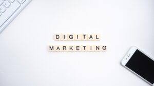 完全在宅のマーケティング転職で年収はどれくらいが相場？不安を解消するために知っておきたいことは？