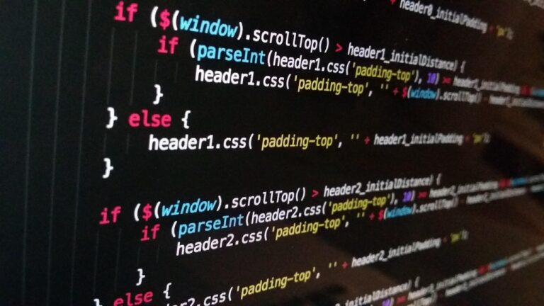在宅ワークでWeb制作の転職を考える際の年収相場と不安解消法は？